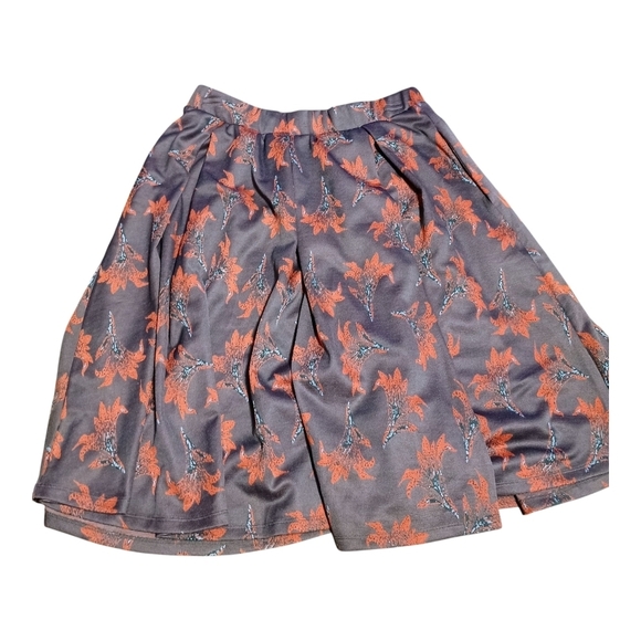 NWT Lularoe Madison Skirt Gray Floral Midi Pleated Pockets Skirt Size Small - Picture 2 of 6